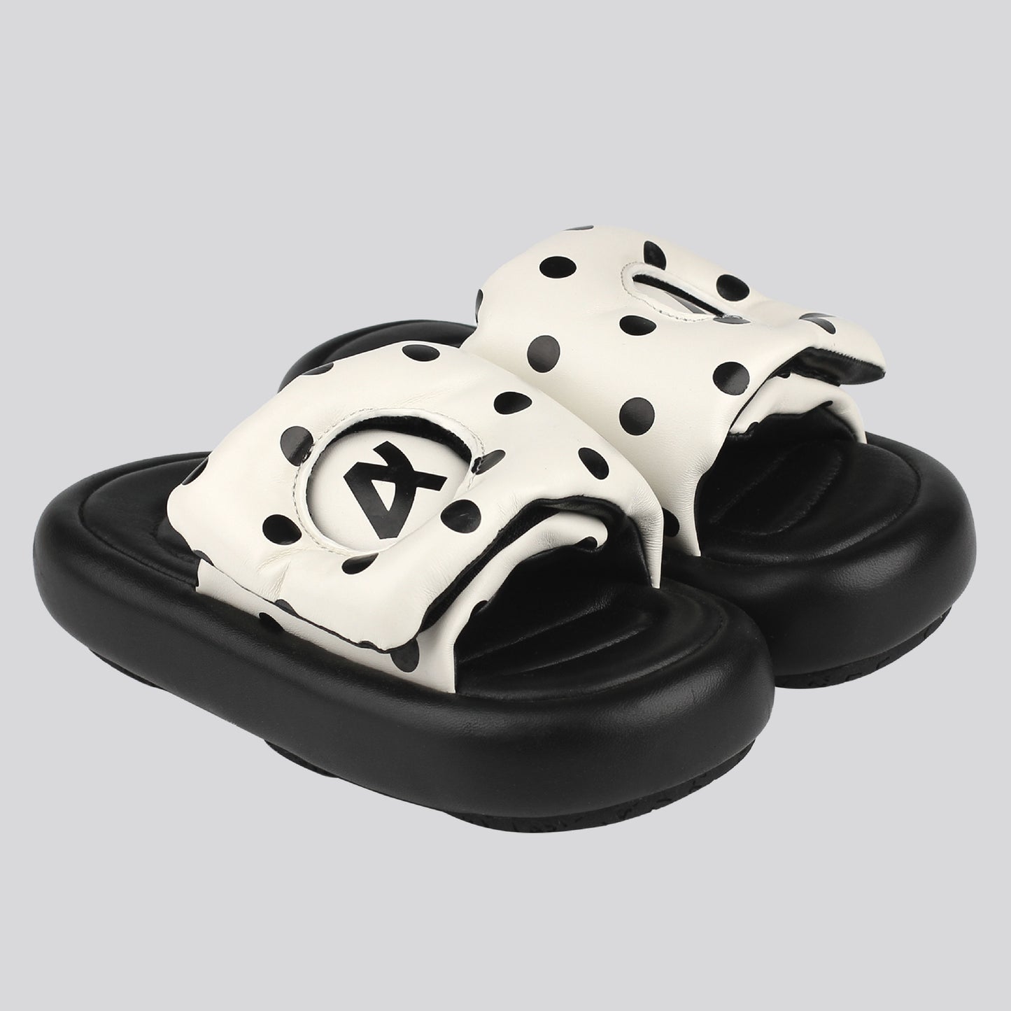 PILLOW POLKA SANDAL