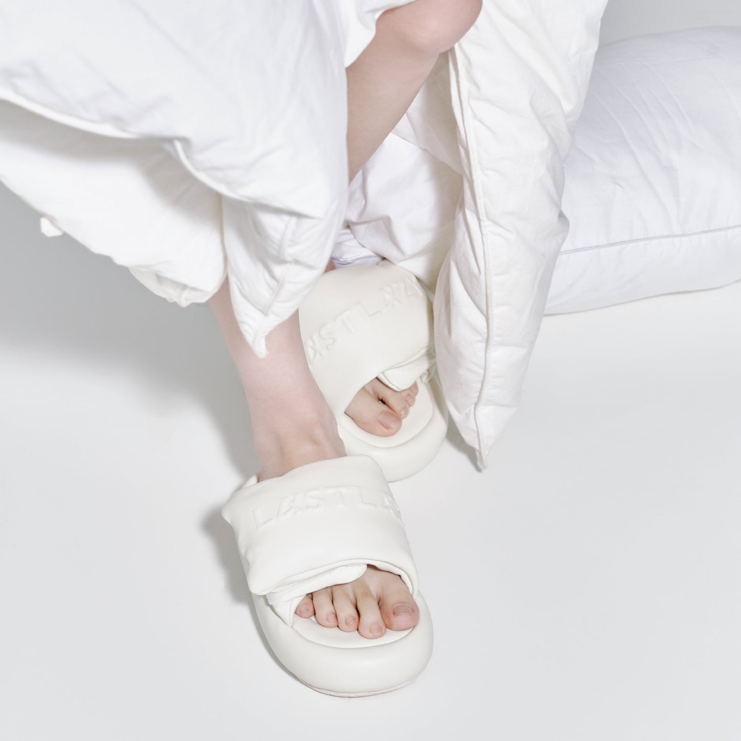 PILLOW SANDAL