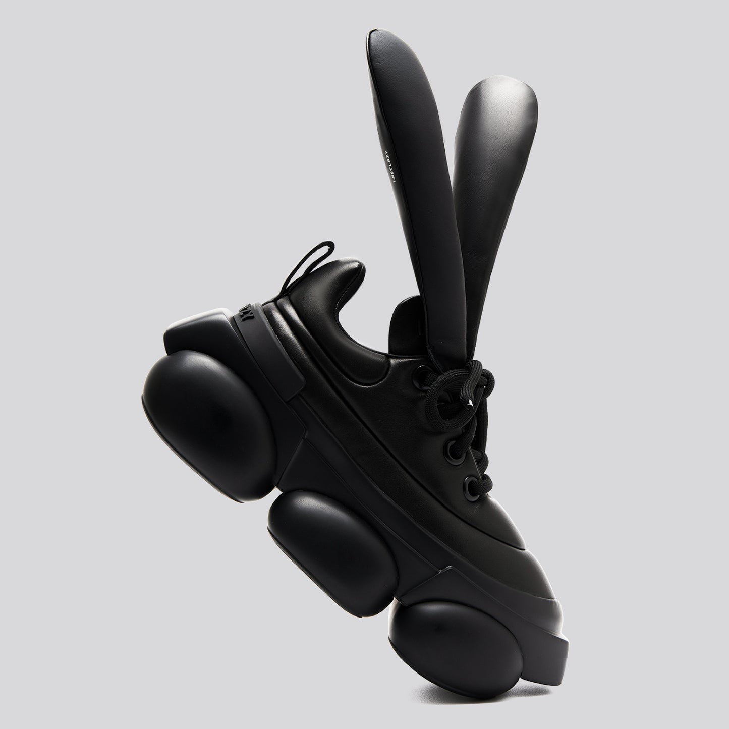 POP BUNNY SNEAKER